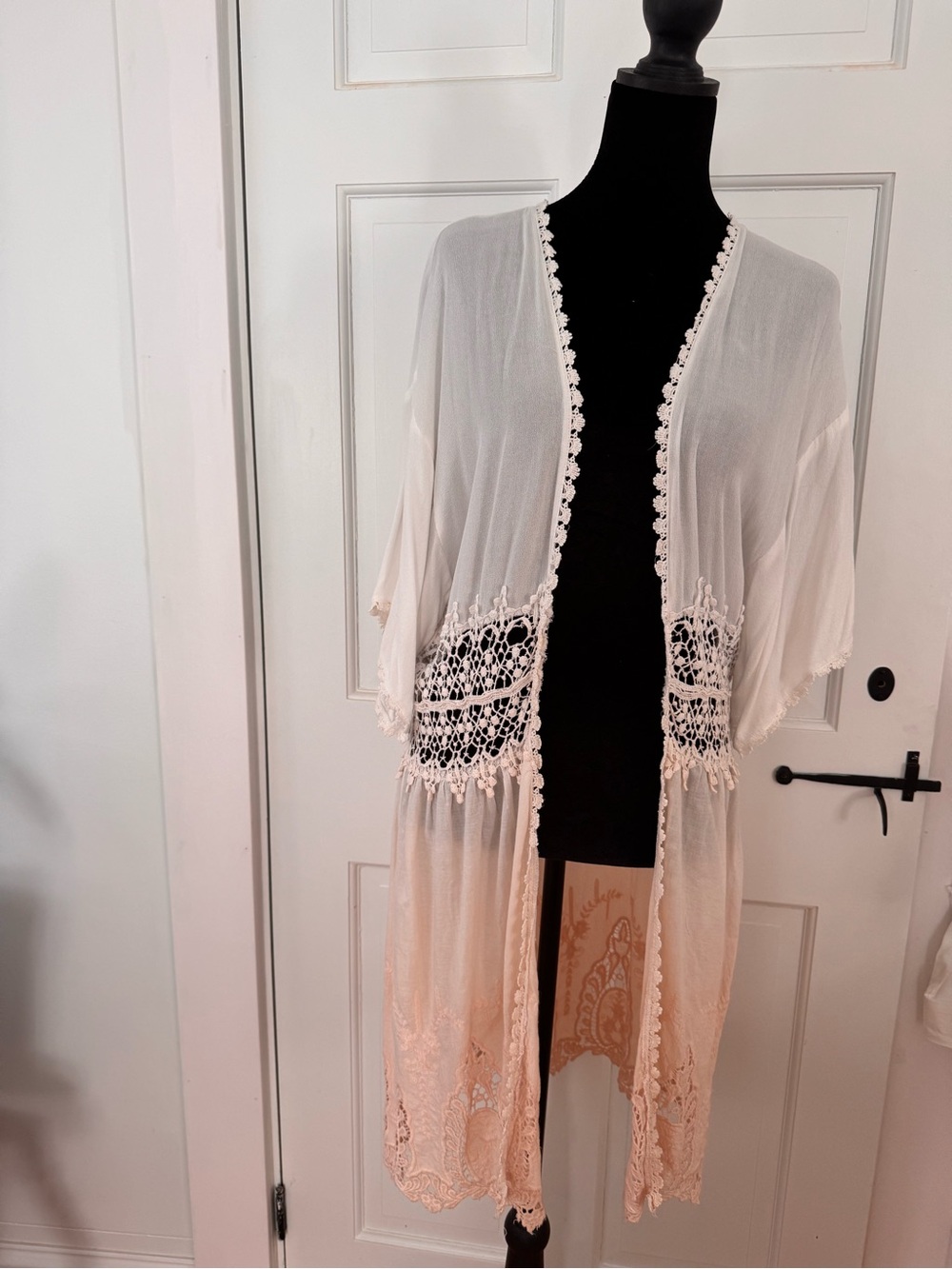 POL Cream to Blush Ombre Crochet-Trim Cardigan